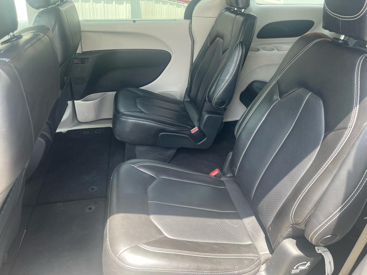 Chrysler Pacifica Touring L FWD 2023