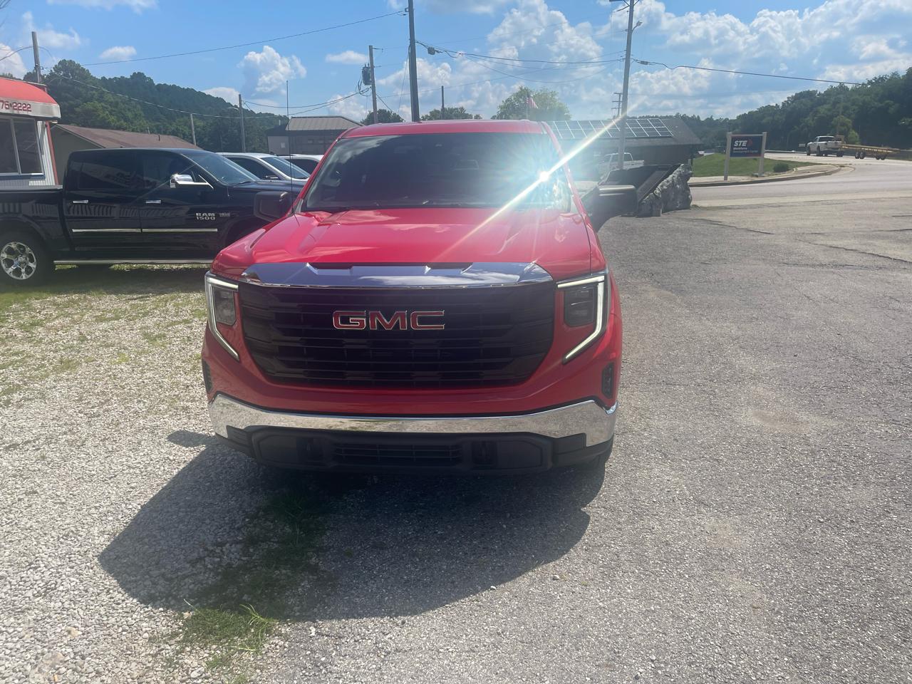 GMC Sierra 1500 4WD Crew Cab 147" Pro 2022