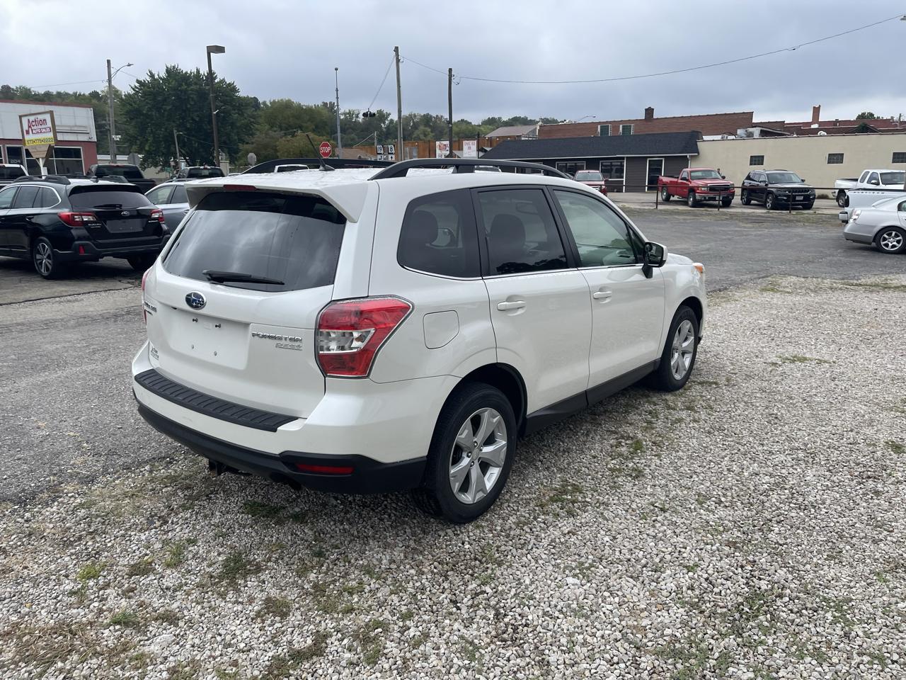 Subaru Forester 4dr CVT 2.5i Limited PZEV 2015