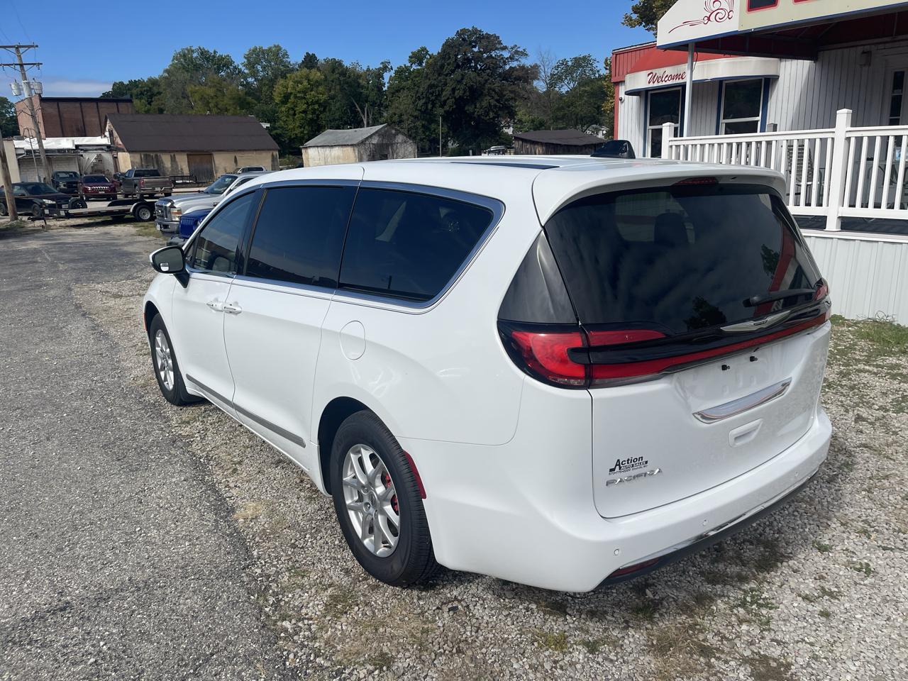 Chrysler Pacifica Touring L FWD 2023
