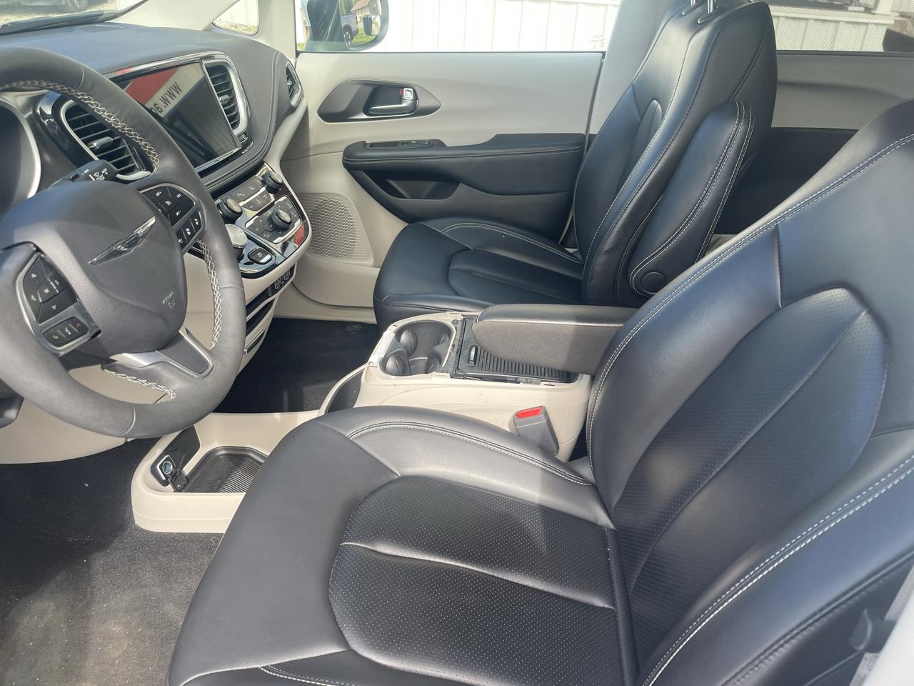 Chrysler Pacifica Touring L FWD 2023