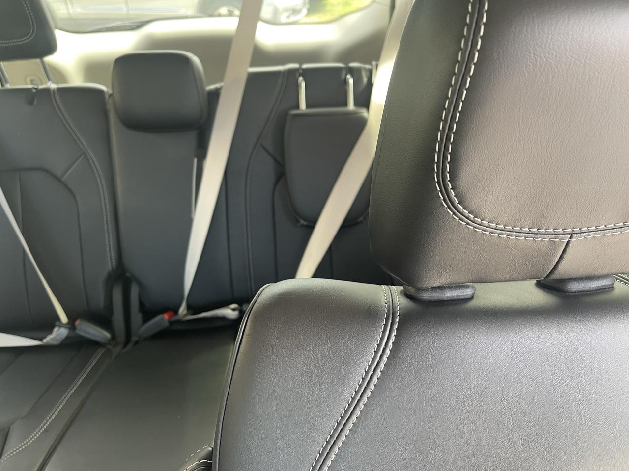 Chrysler Pacifica Touring L FWD 2023