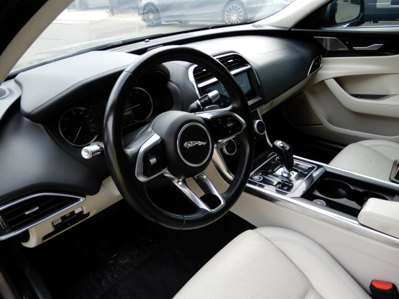 2020 Jaguar XE S photo 11