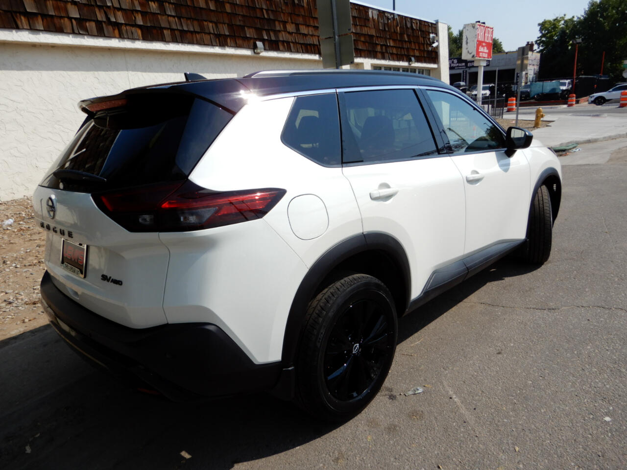 2023 Nissan Rogue SV photo 3