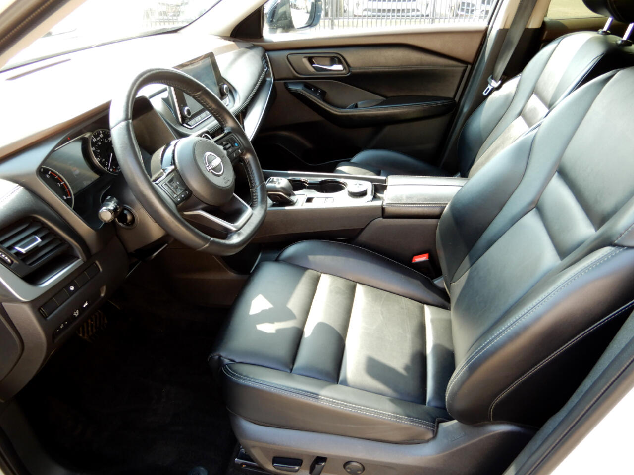 2023 Nissan Rogue SV photo 9