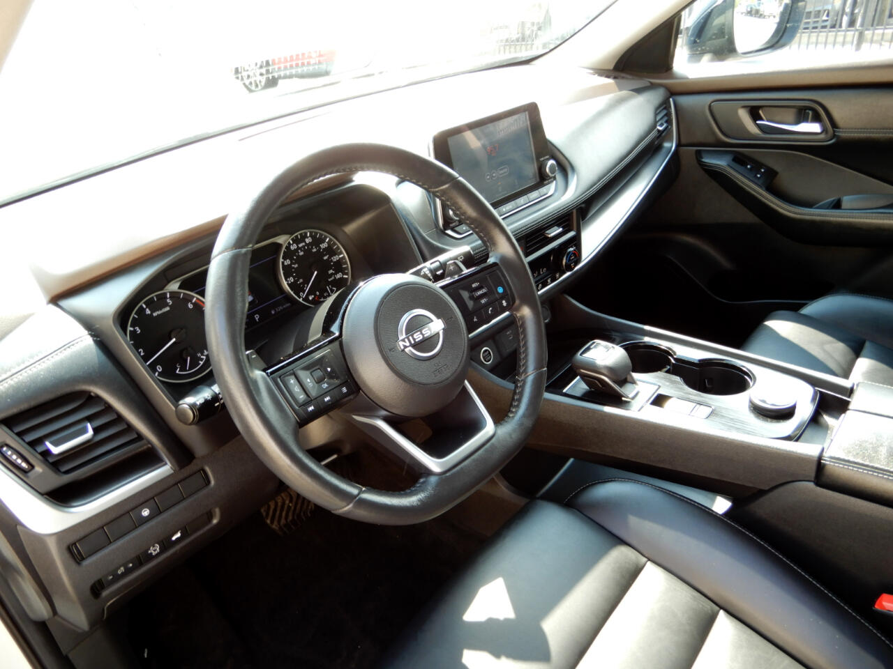 2023 Nissan Rogue SV photo 10