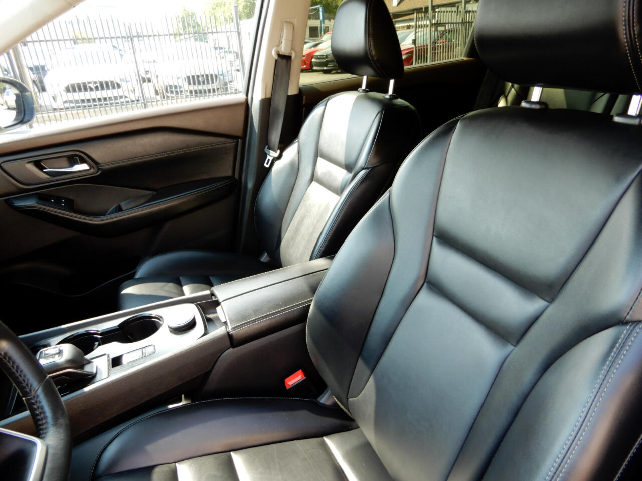 2023 Nissan Rogue SV photo 12