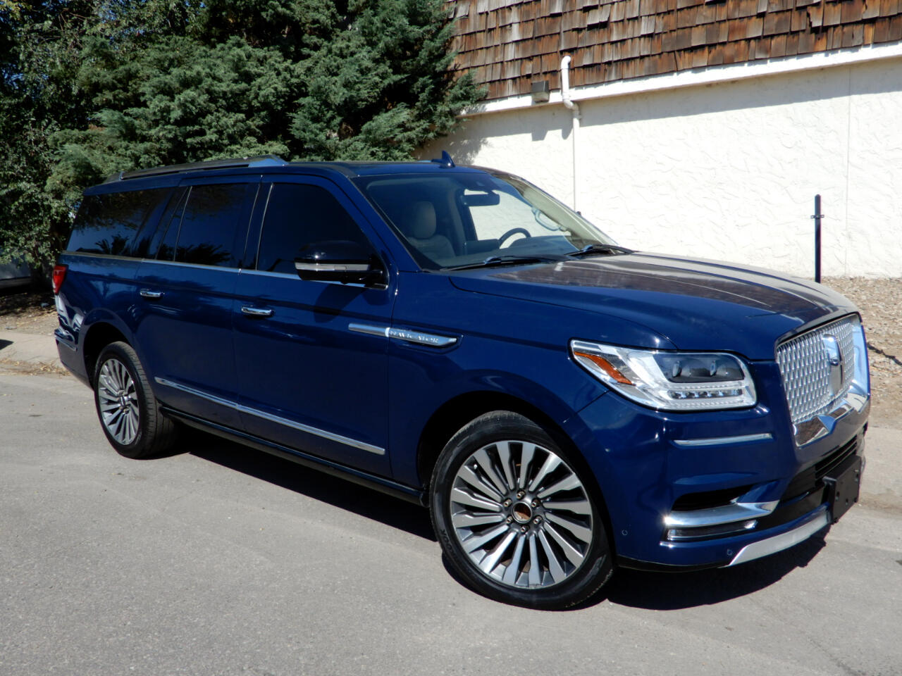 2019 Lincoln Navigator L Reserve photo 3