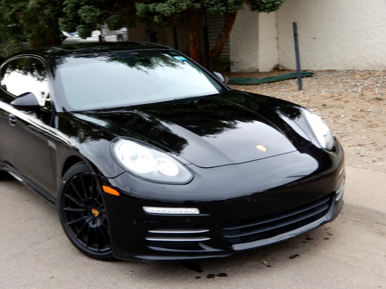 2016 Porsche Panamera 4 photo 2