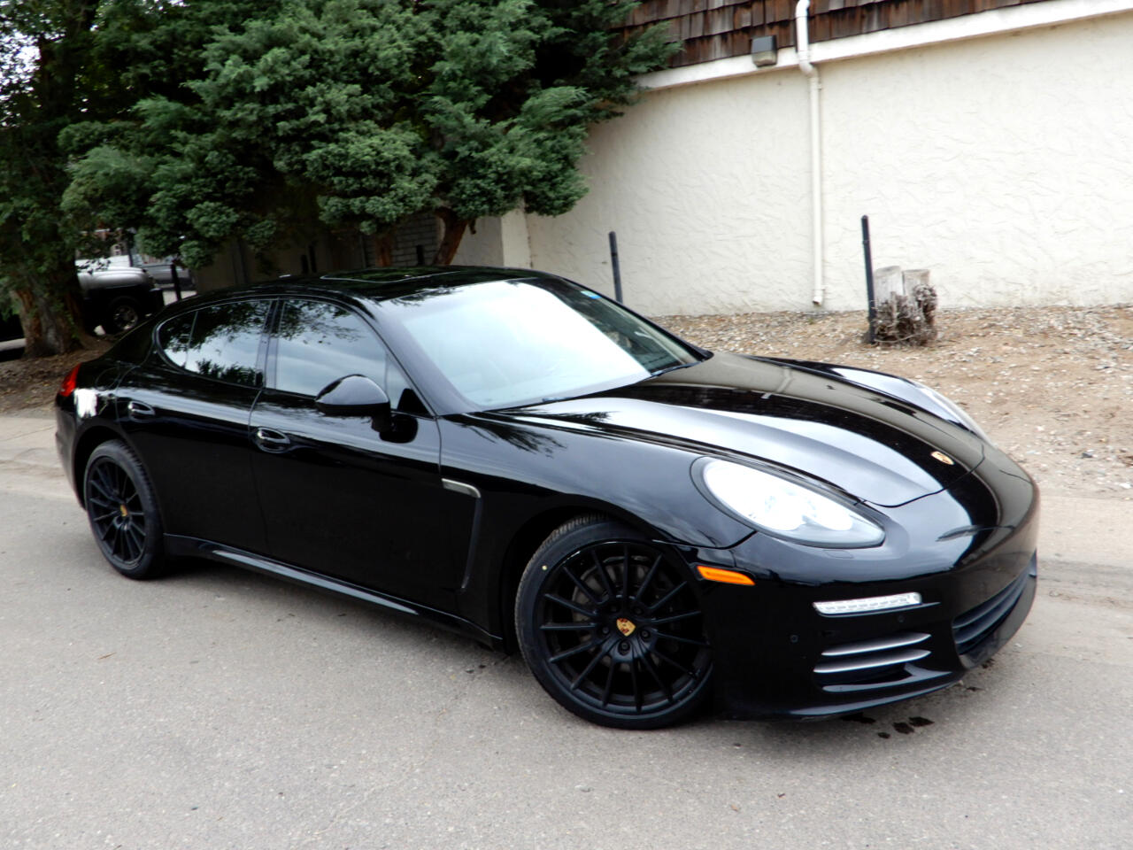 2016 Porsche Panamera 4 photo 3