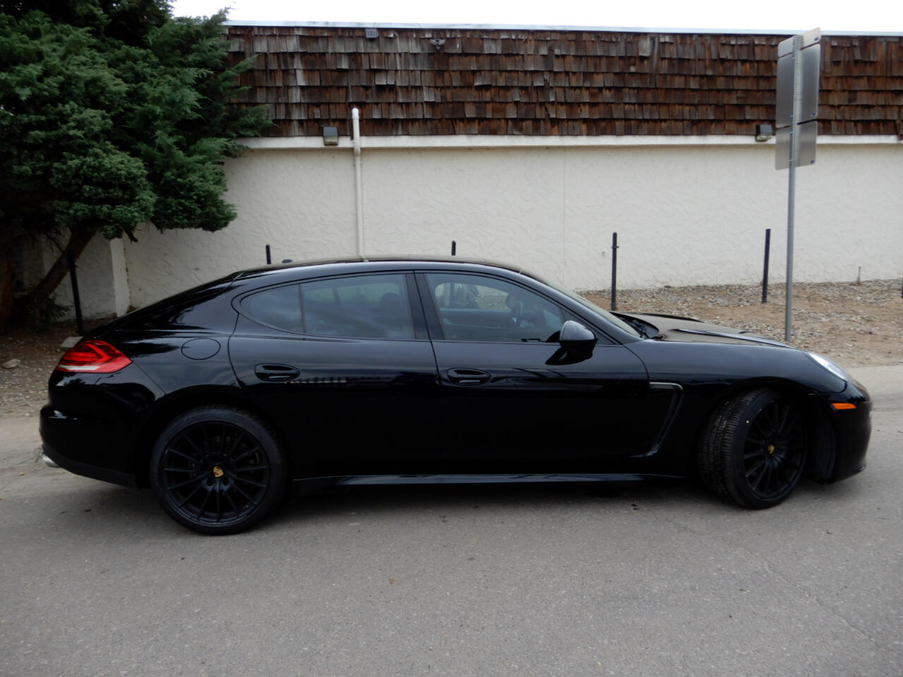 2016 Porsche Panamera 4 photo 4