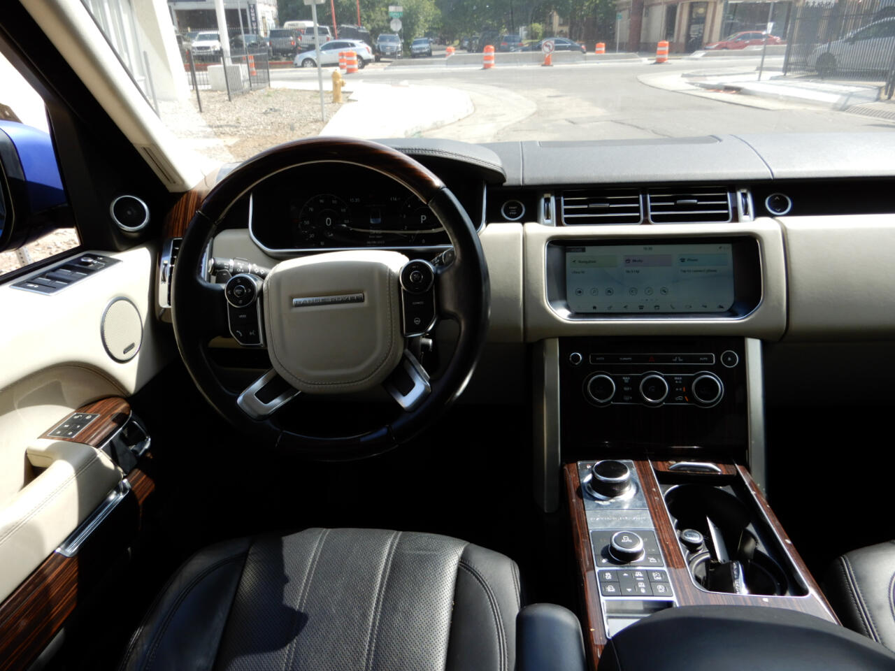 2017 Land Rover Range Rover SuperCharged HSE photo 19