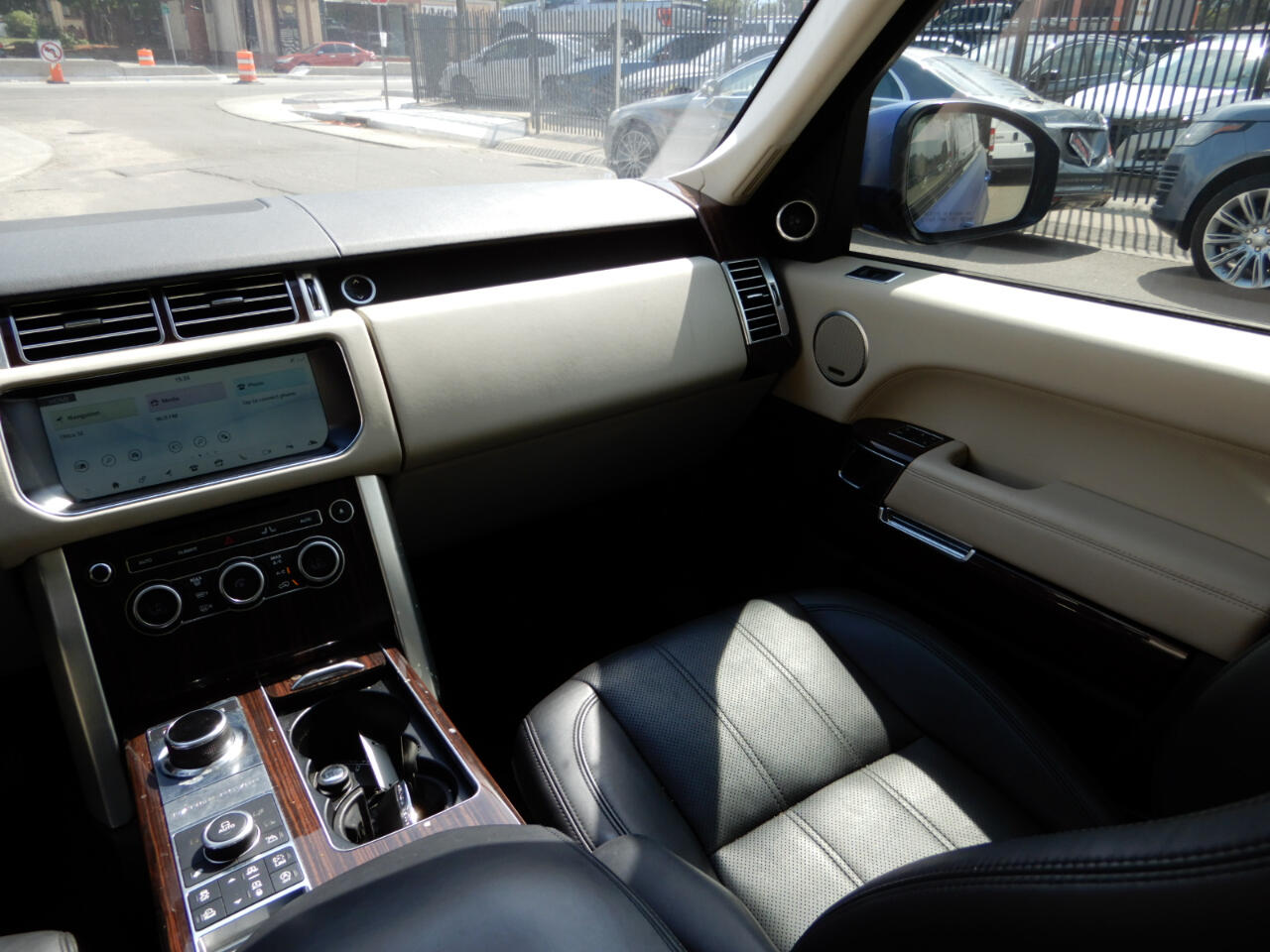 2017 Land Rover Range Rover SuperCharged HSE photo 20