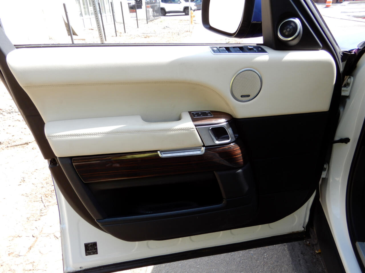 2017 Land Rover Range Rover SuperCharged HSE photo 23