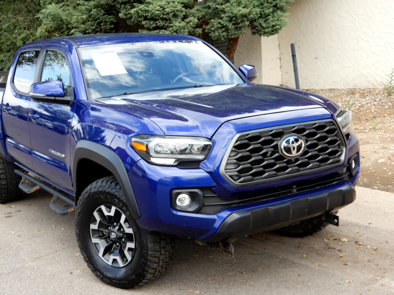 2022 Toyota Tacoma TRD V6 photo 2