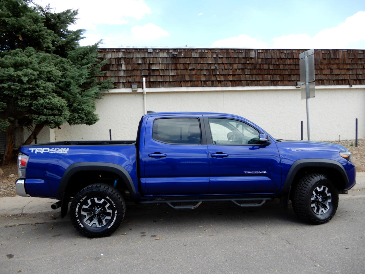 2022 Toyota Tacoma TRD V6 photo 4