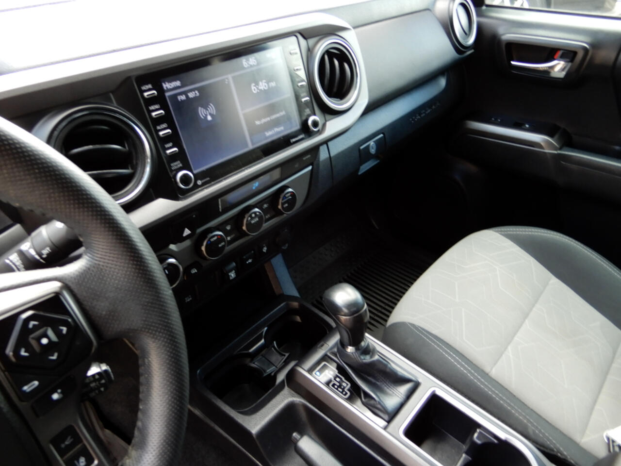 2022 Toyota Tacoma TRD V6 photo 13