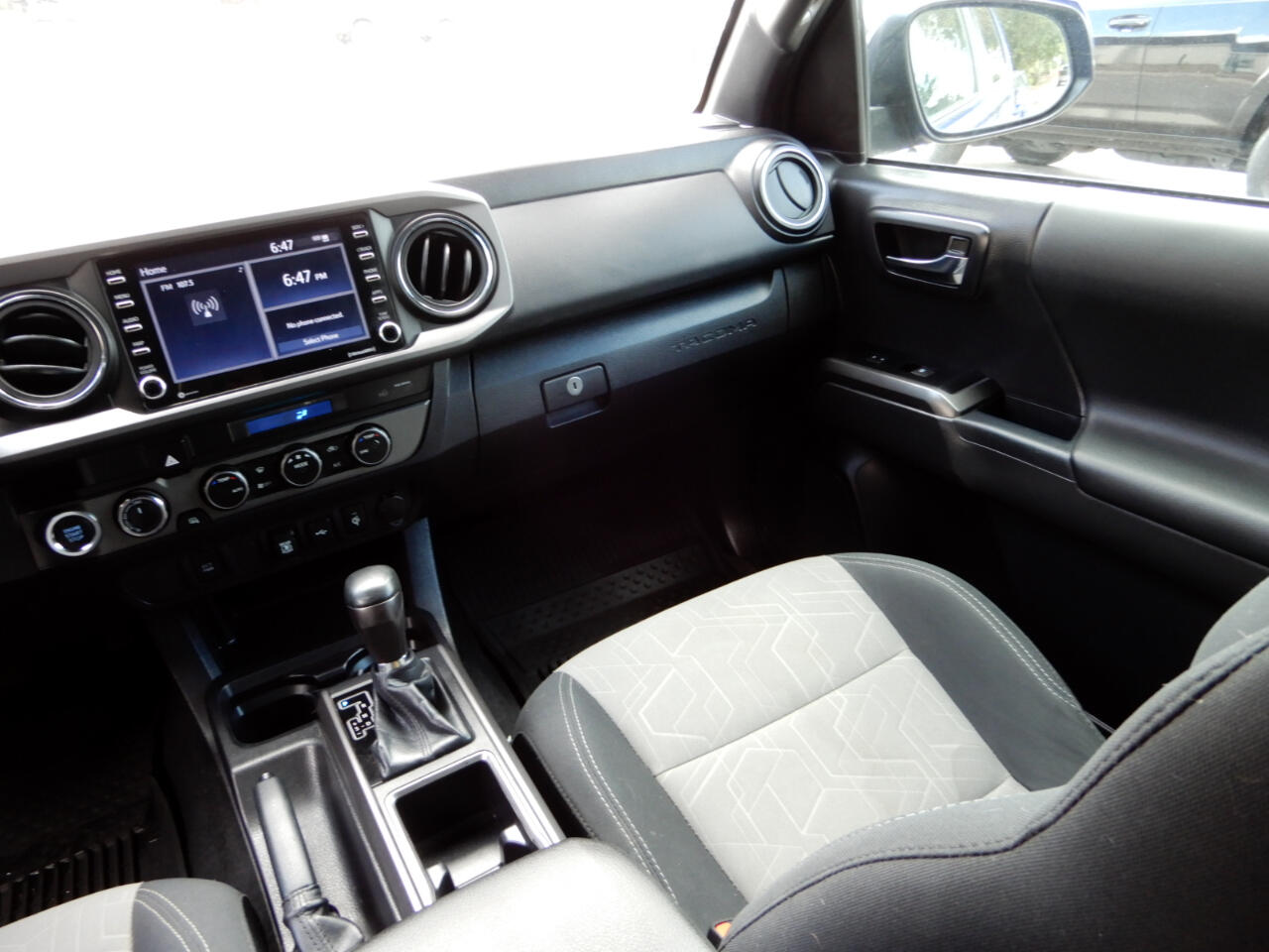 2022 Toyota Tacoma TRD V6 photo 16