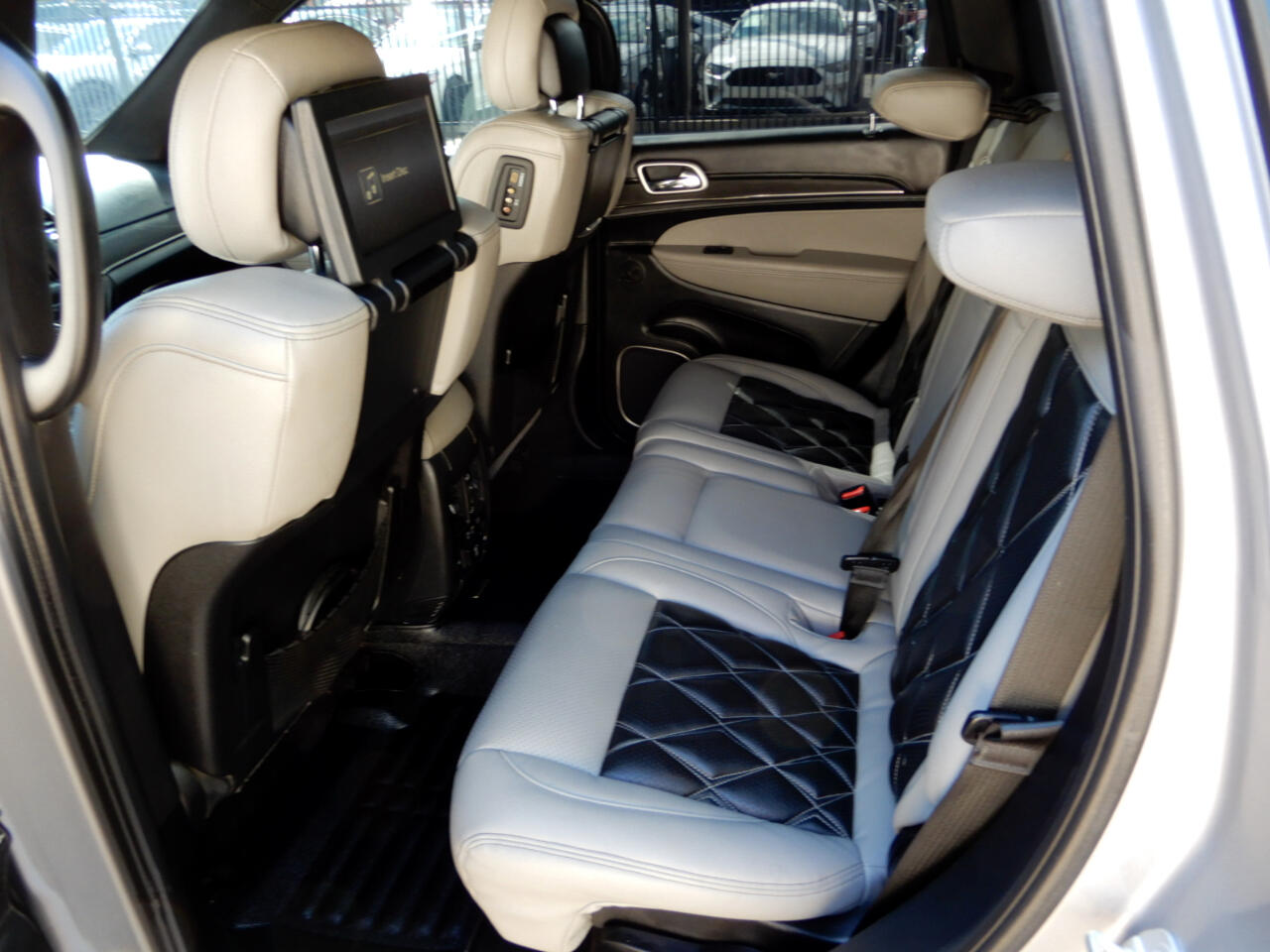 2017 Jeep Grand Cherokee SRT8 photo 10