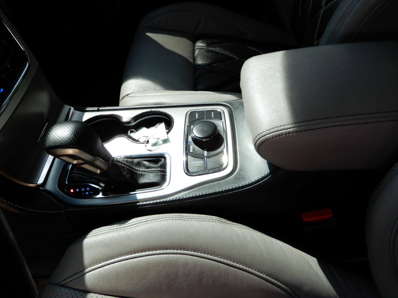 2017 Jeep Grand Cherokee SRT8 photo 14