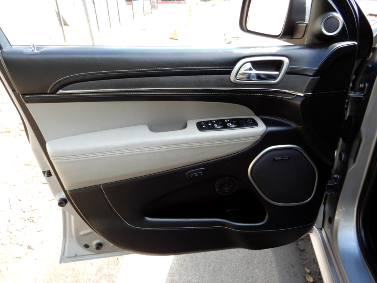 2017 Jeep Grand Cherokee SRT8 photo 25