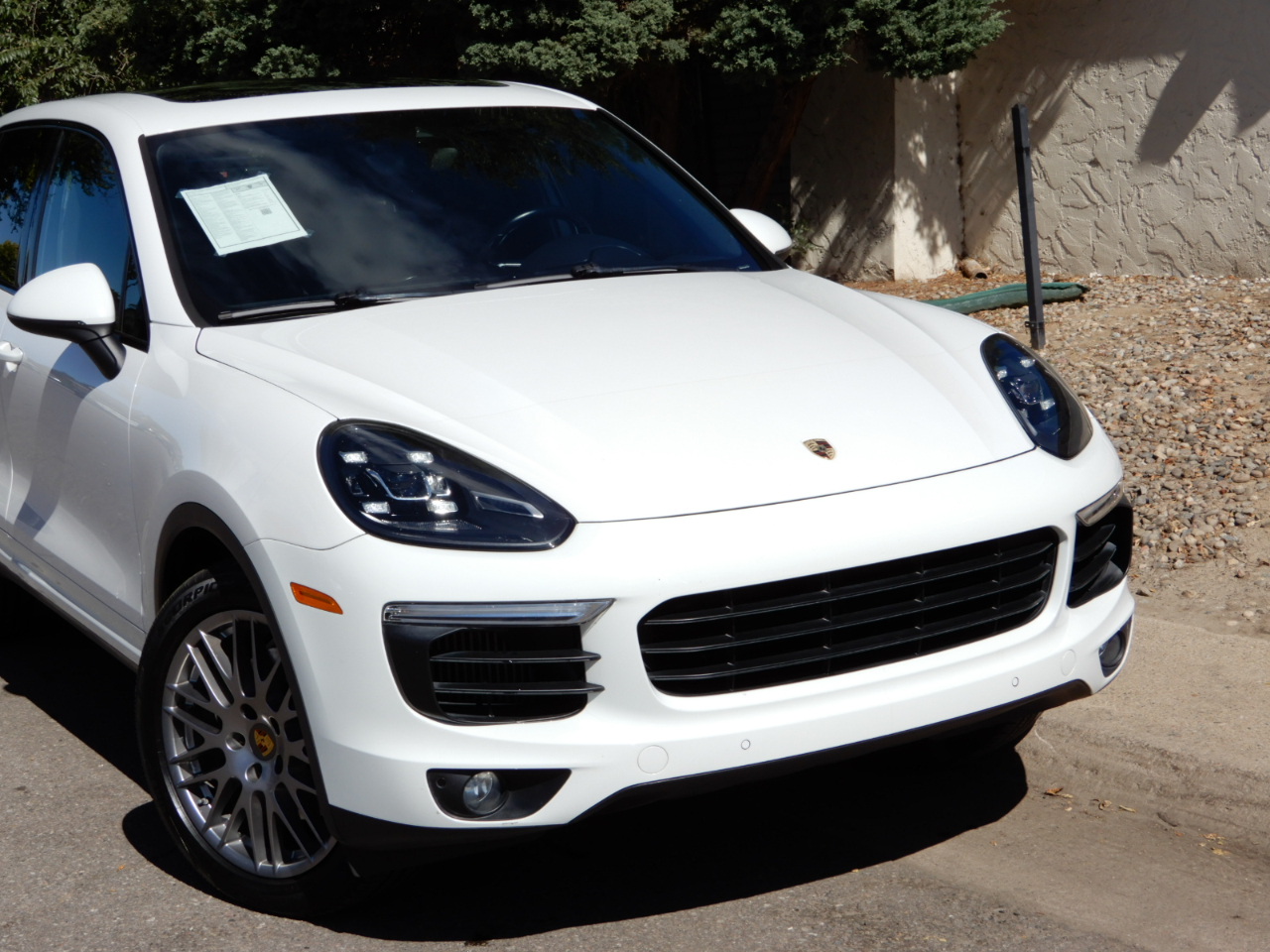 2018 Porsche Cayenne S photo 2