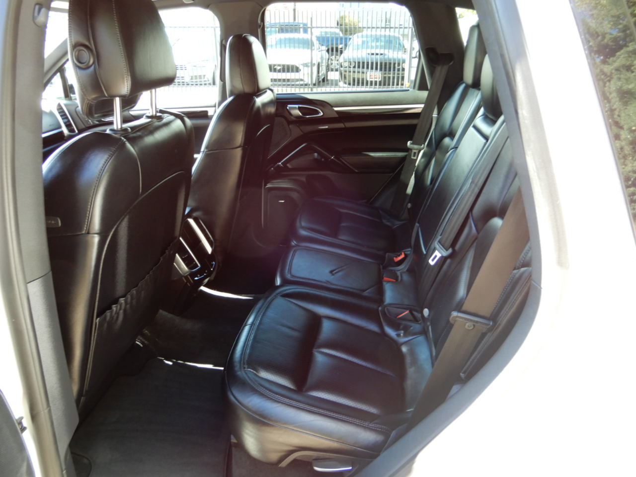 2018 Porsche Cayenne S photo 10