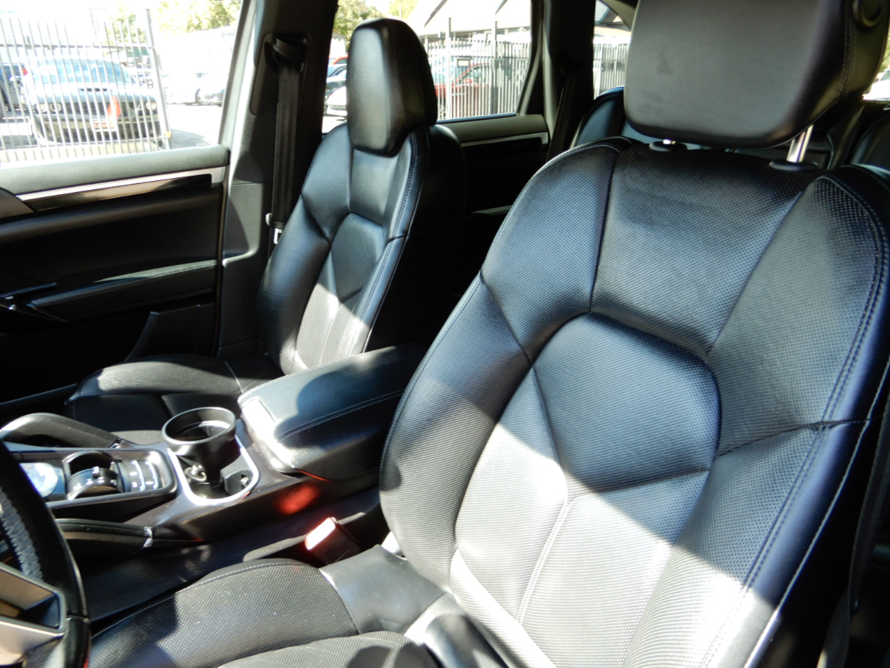 2018 Porsche Cayenne S photo 14