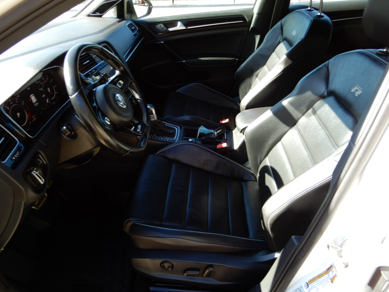 Volkswagen Golf R 2.0T DSG w/DCC/Nav 2019