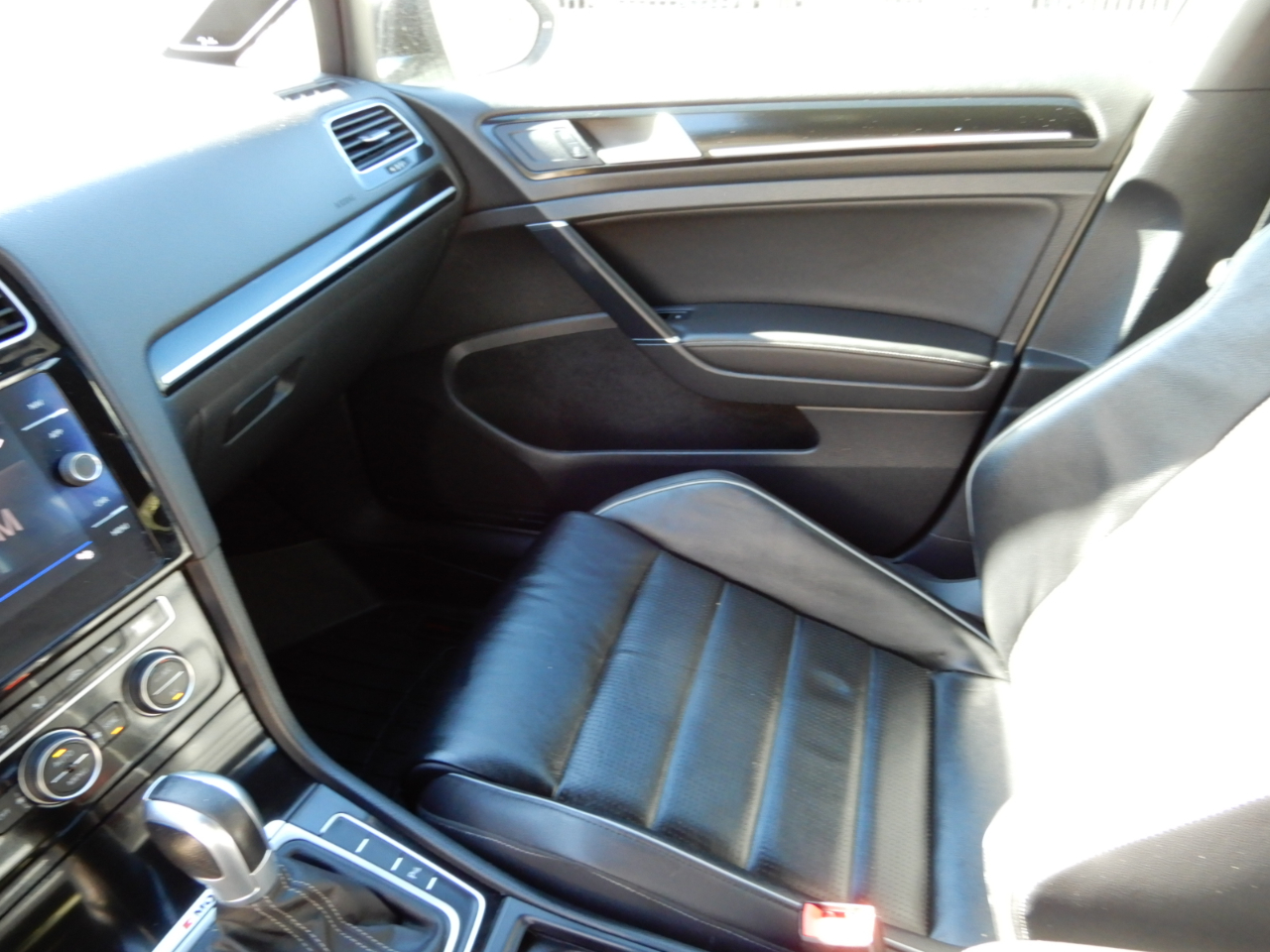 Volkswagen Golf R 2.0T DSG w/DCC/Nav 2019