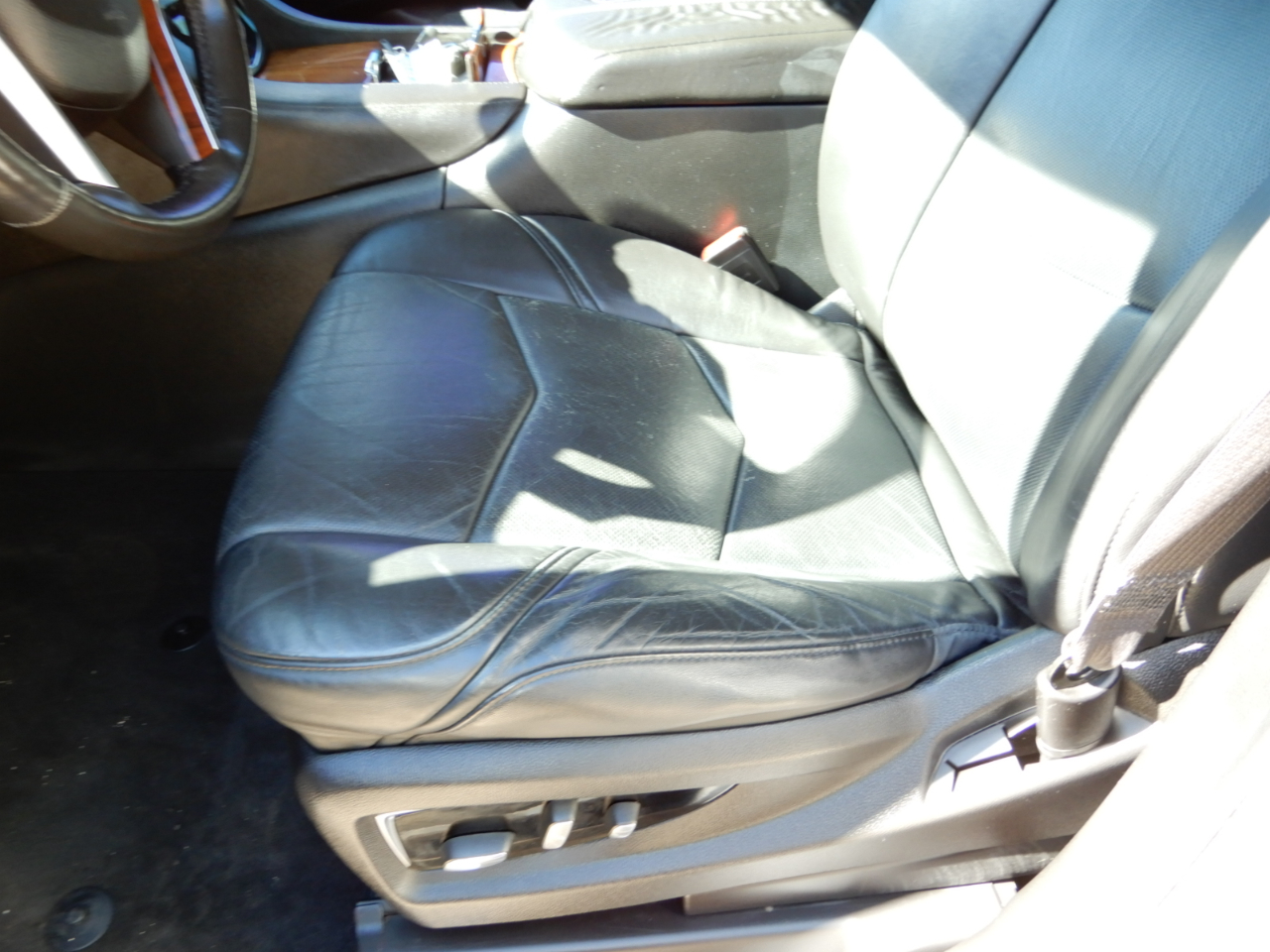 Cadillac Escalade 4WD 4dr Premium 2015 Cadillac Escalade 4WD 4dr Premium 2015