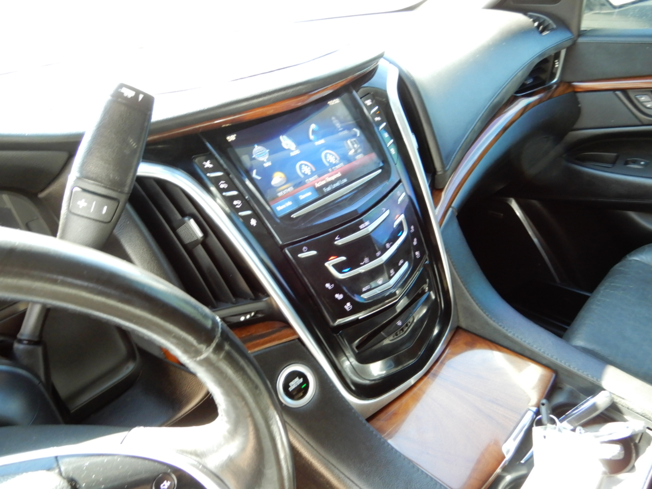 Cadillac Escalade 4WD 4dr Premium 2015 Cadillac Escalade 4WD 4dr Premium 2015