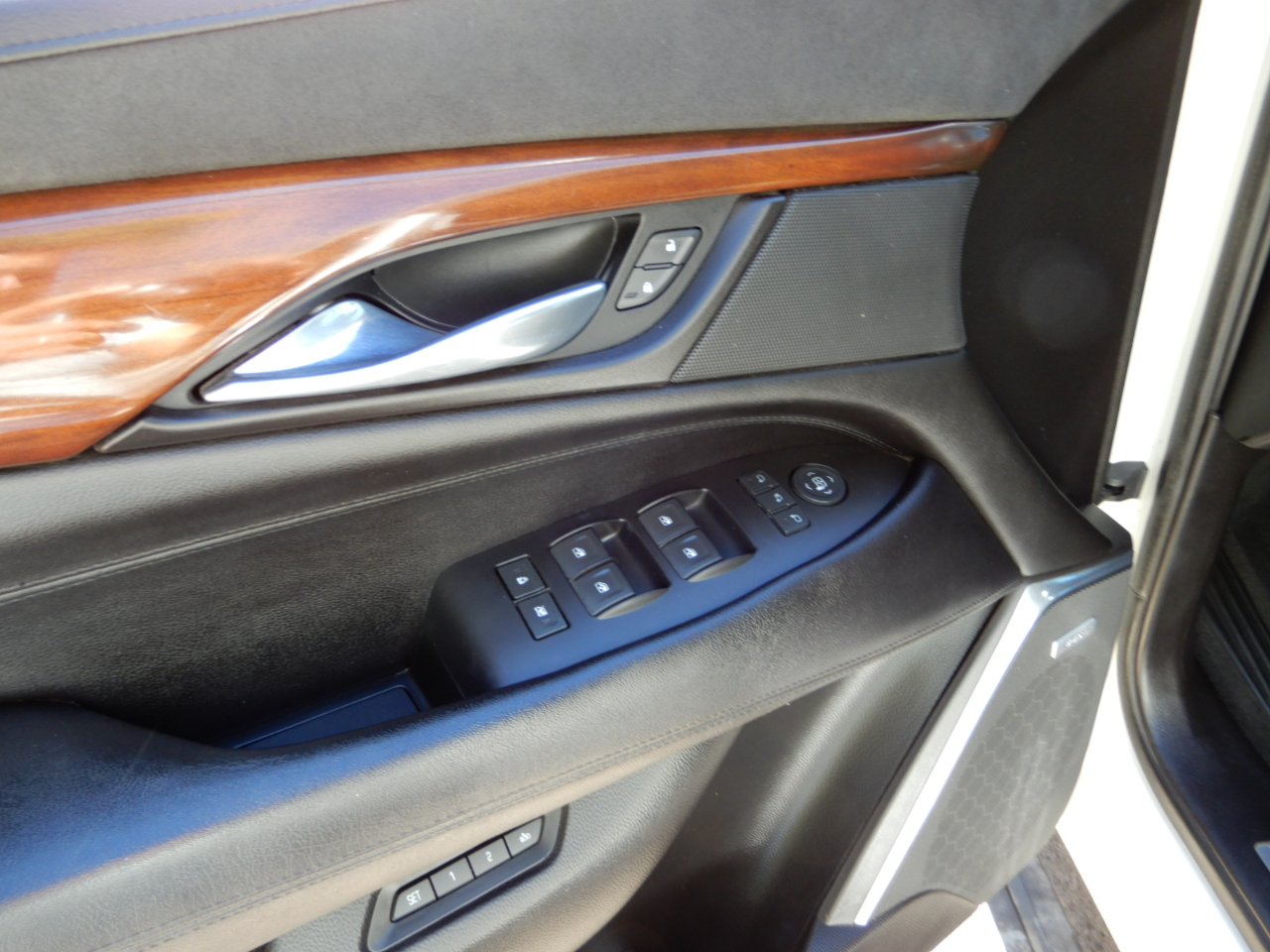 Cadillac Escalade 4WD 4dr Premium 2015 Cadillac Escalade 4WD 4dr Premium 2015