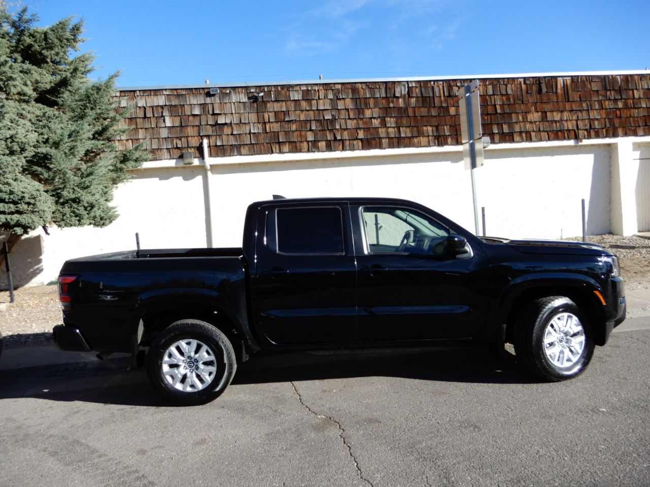 2022 Nissan Frontier Crew Cab SV photo 4