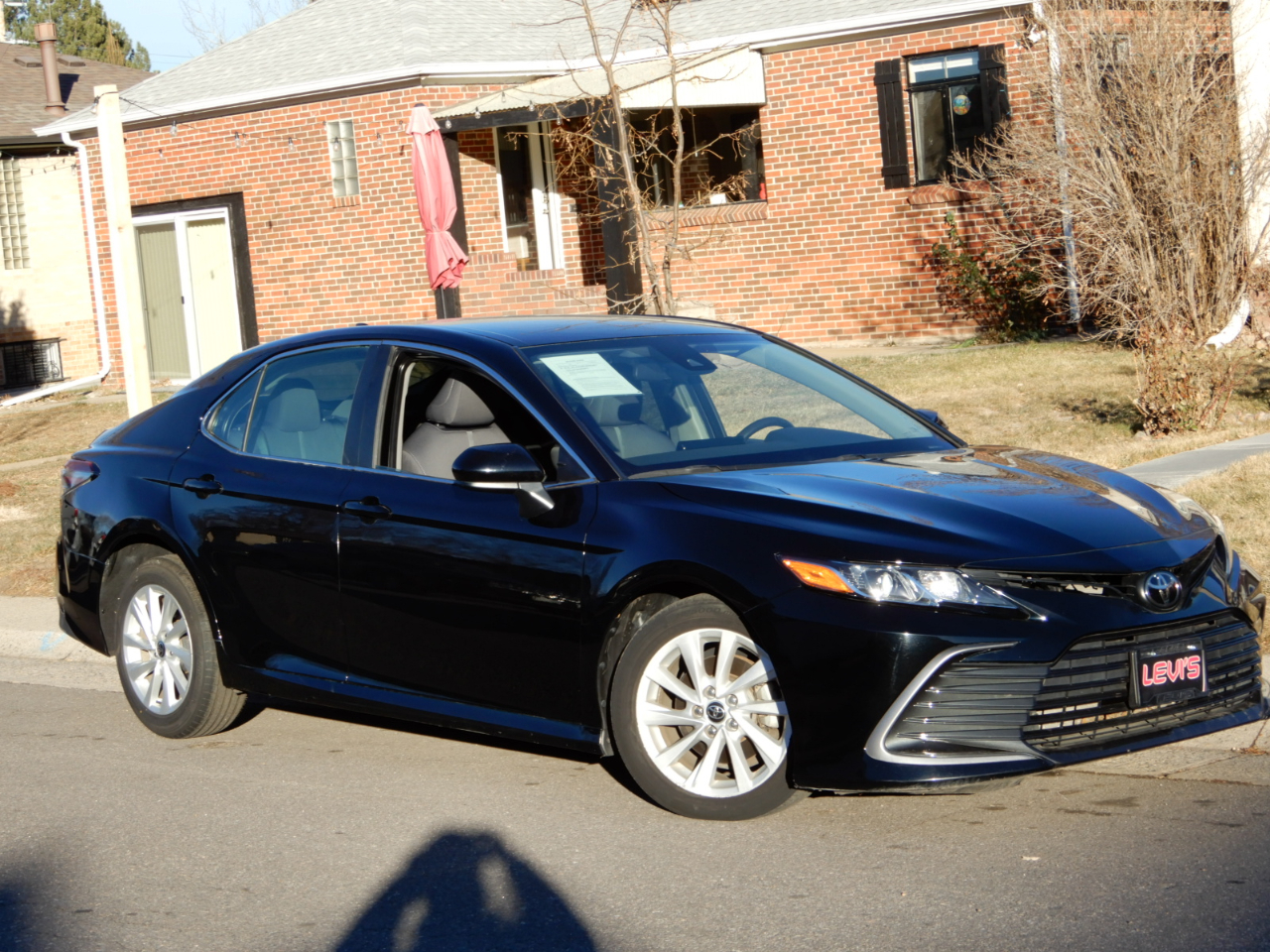 Toyota Camry LE Auto (Natl) 2021