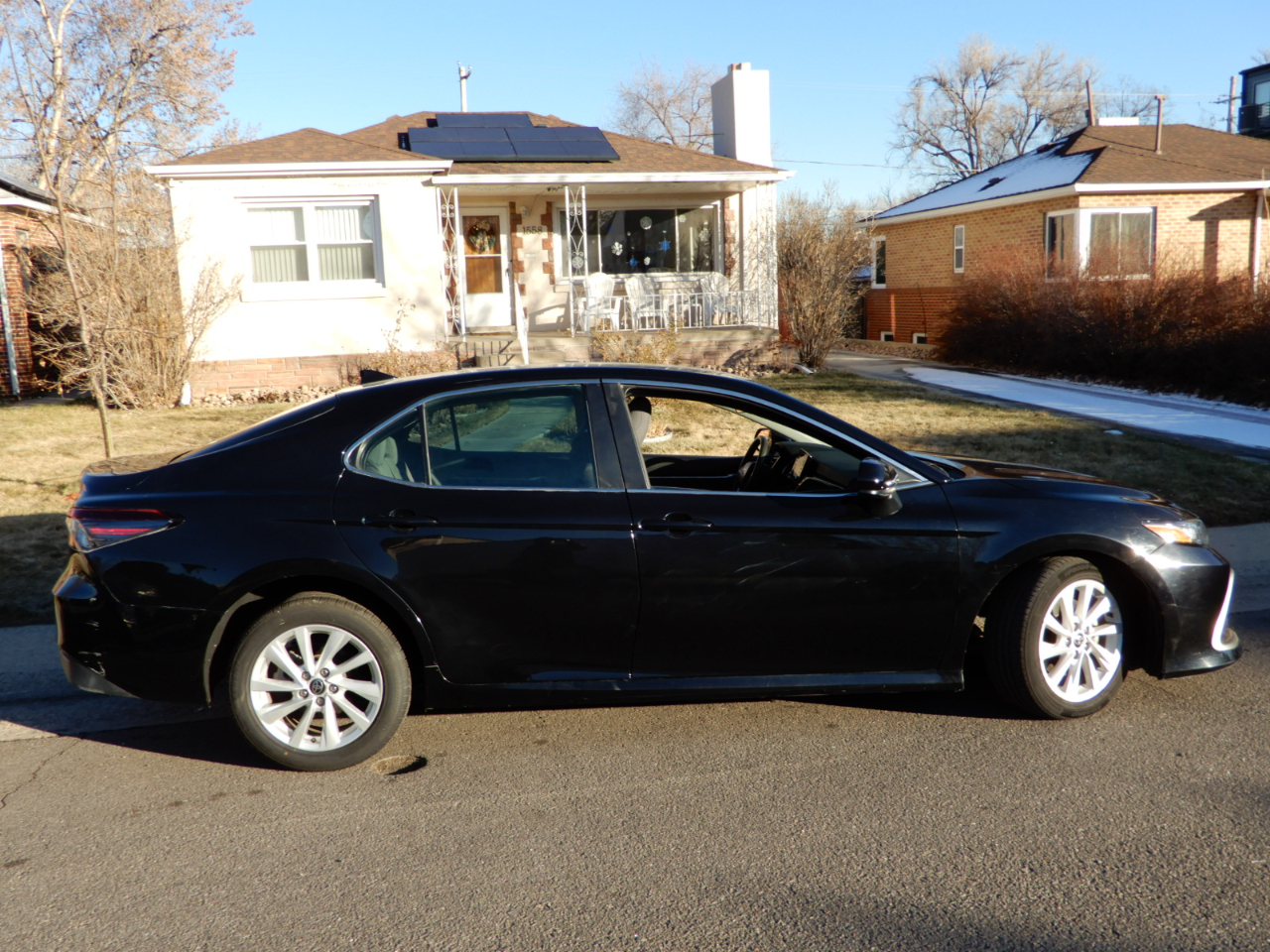 Toyota Camry LE Auto (Natl) 2021