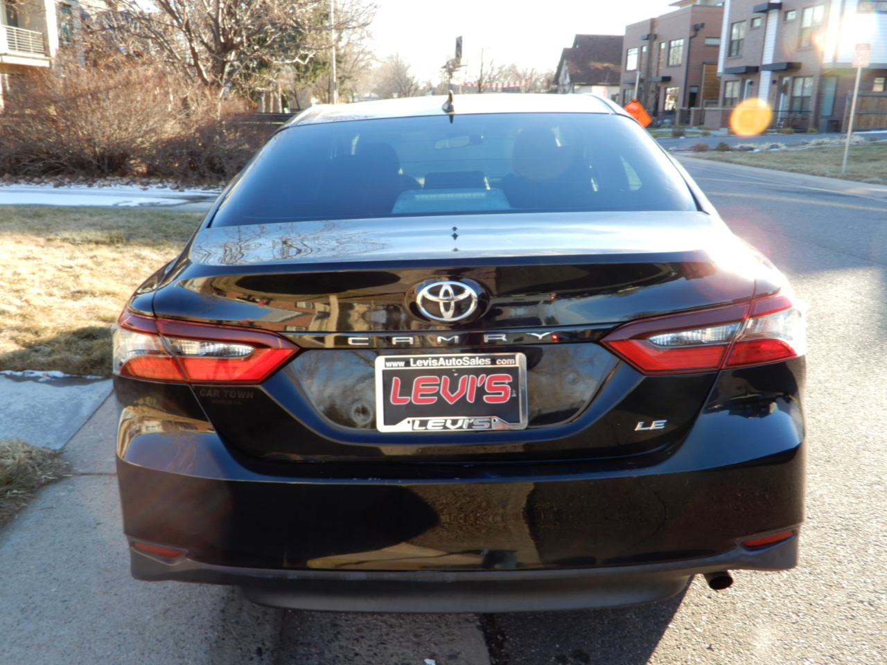 Toyota Camry LE Auto (Natl) 2021