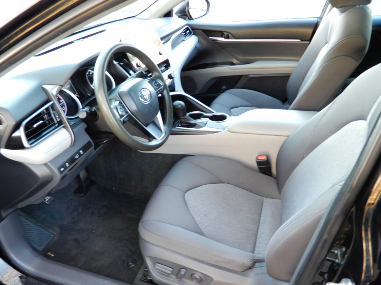 Toyota Camry LE Auto (Natl) 2021