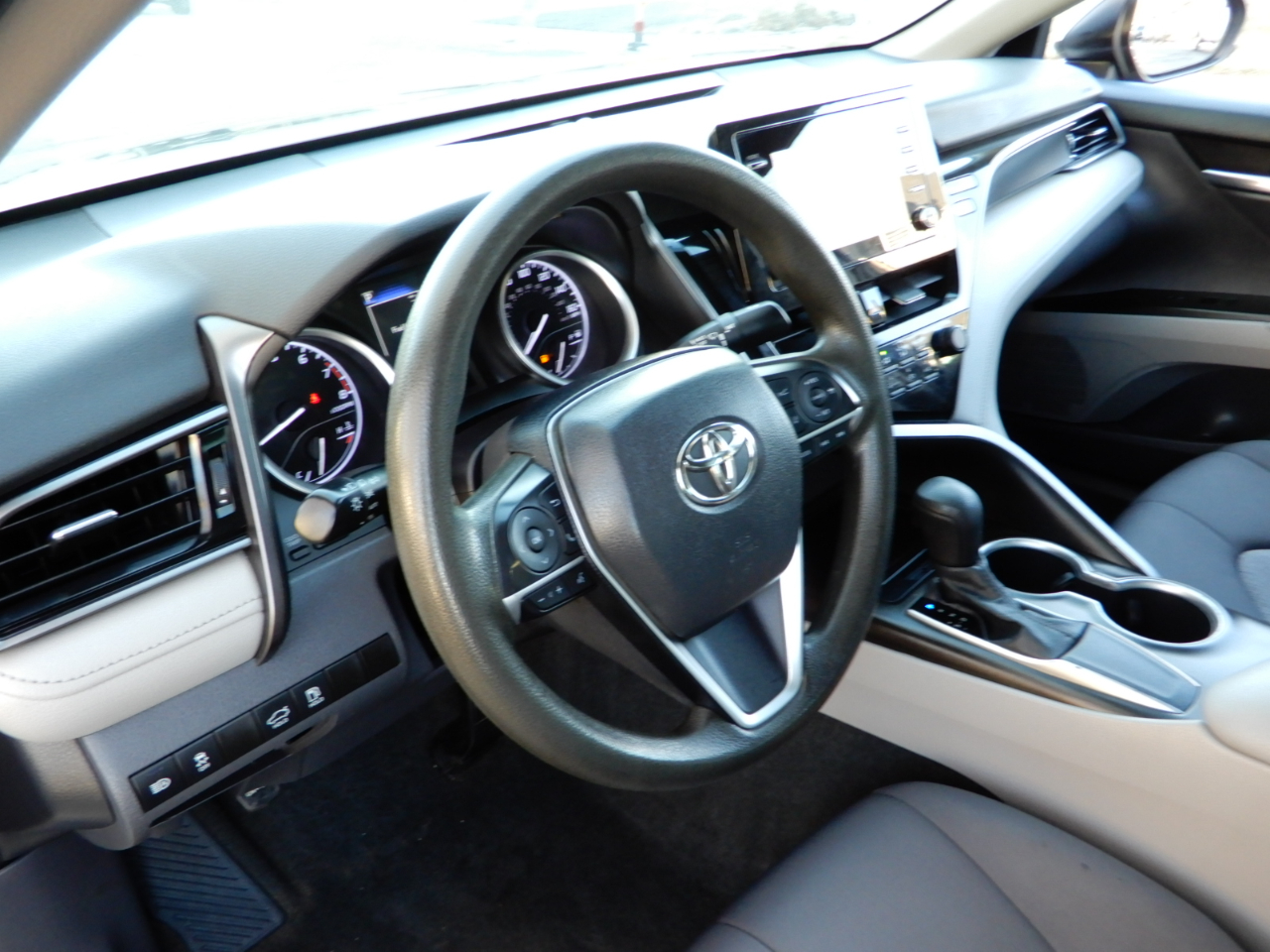 Toyota Camry LE Auto (Natl) 2021