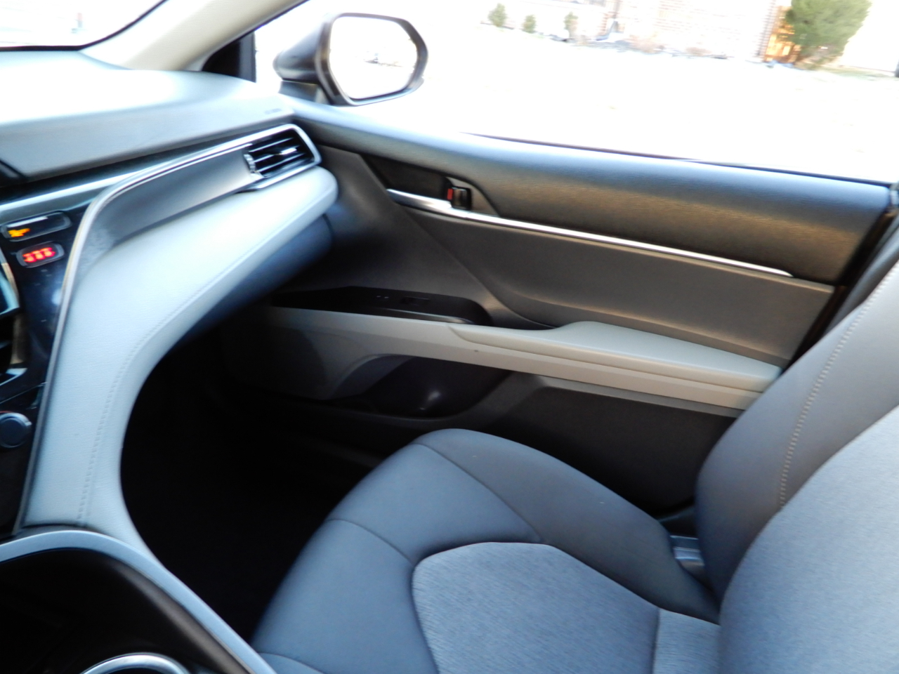 Toyota Camry LE Auto (Natl) 2021