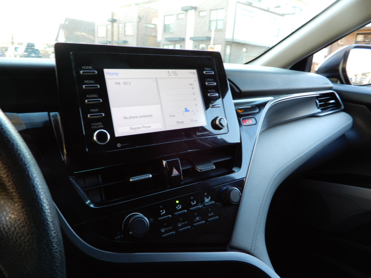 Toyota Camry LE Auto (Natl) 2021