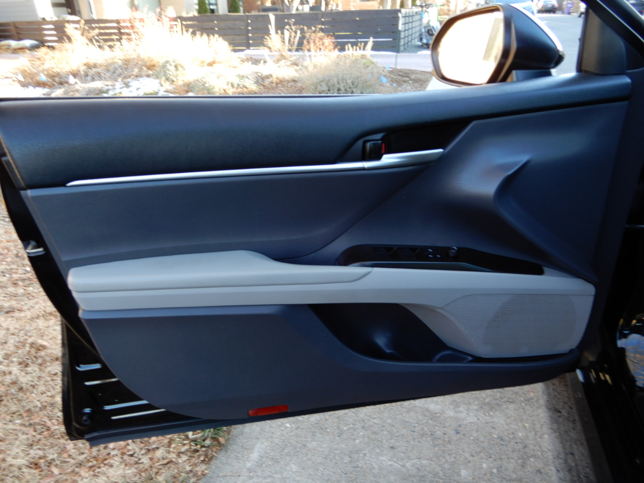 Toyota Camry LE Auto (Natl) 2021