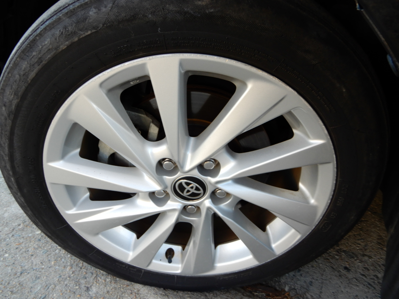 Toyota Camry LE Auto (Natl) 2021