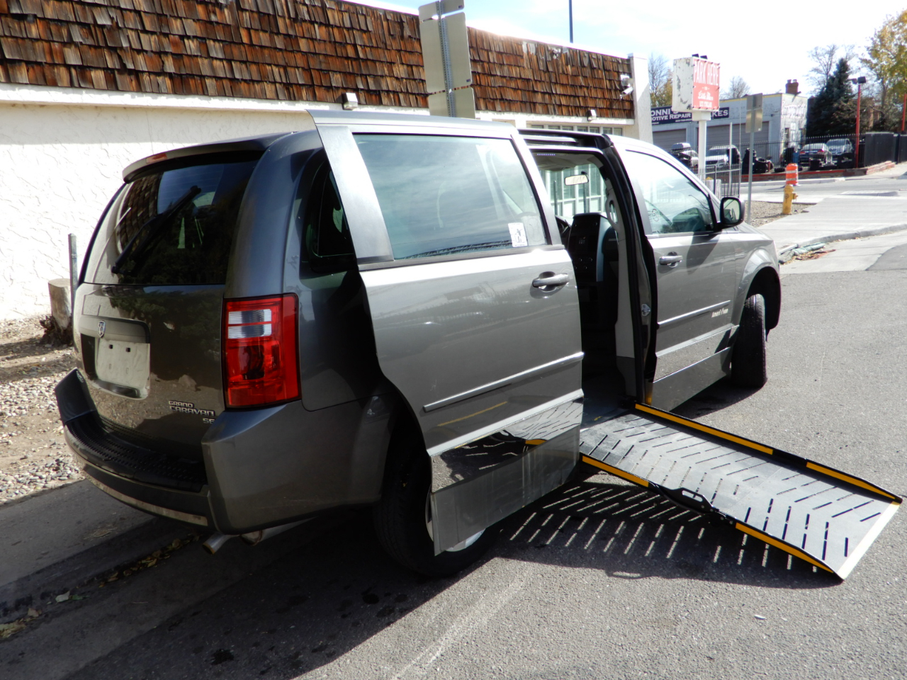 2010 Dodge Grand Caravan SE photo 4