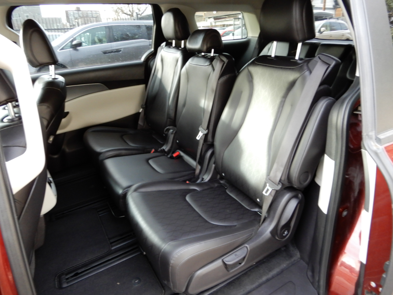 Kia Carnival LXS FWD 2022