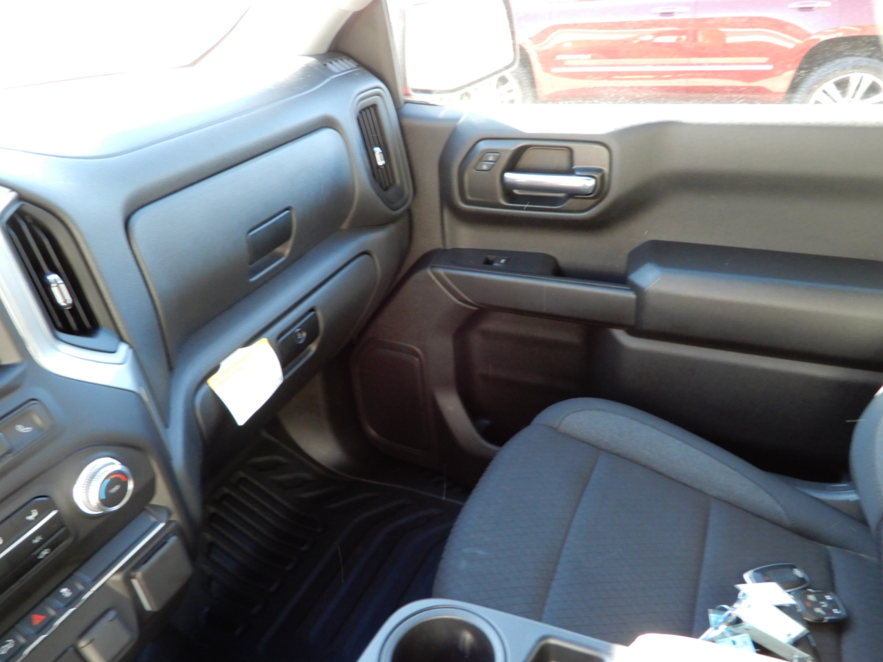 GMC Sierra 1500 4WD Reg Cab 126" Pro 2025