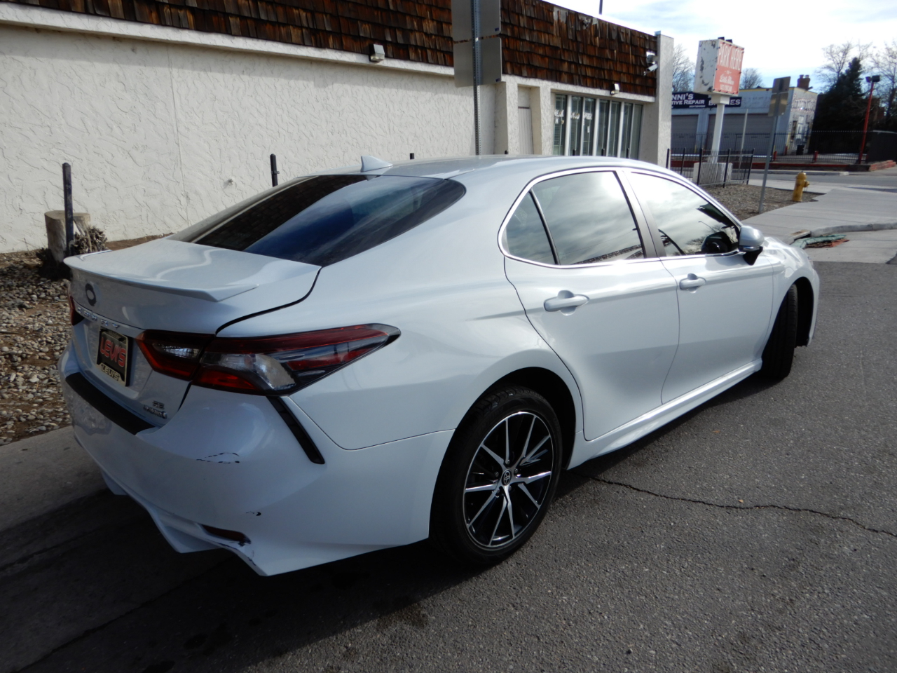 Toyota Camry Hybrid SE CVT (Natl) 2023