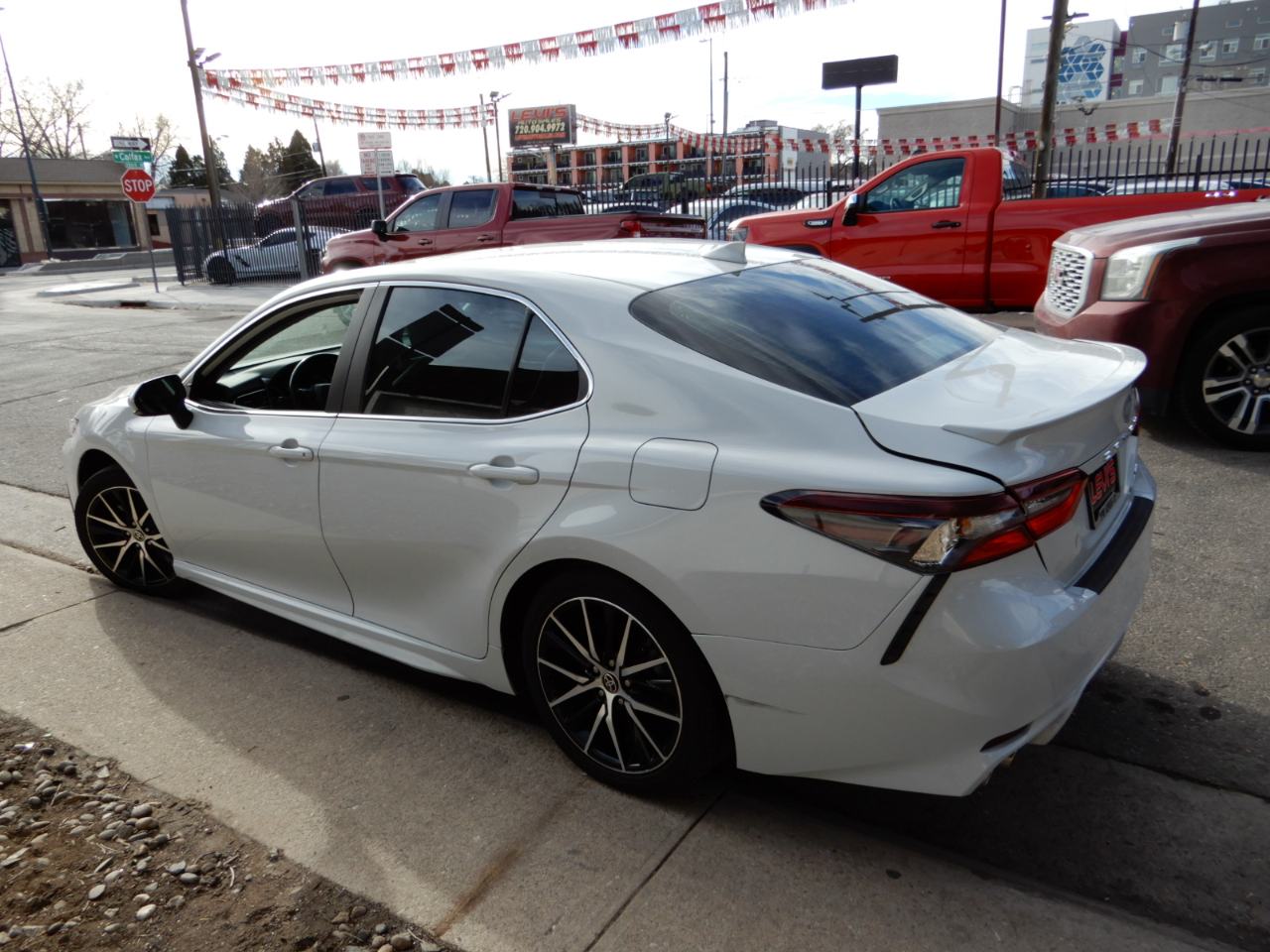 Toyota Camry Hybrid SE CVT (Natl) 2023