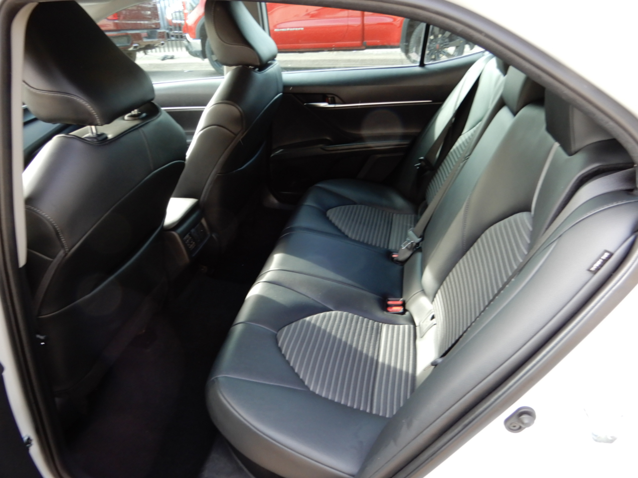 Toyota Camry Hybrid SE CVT (Natl) 2023