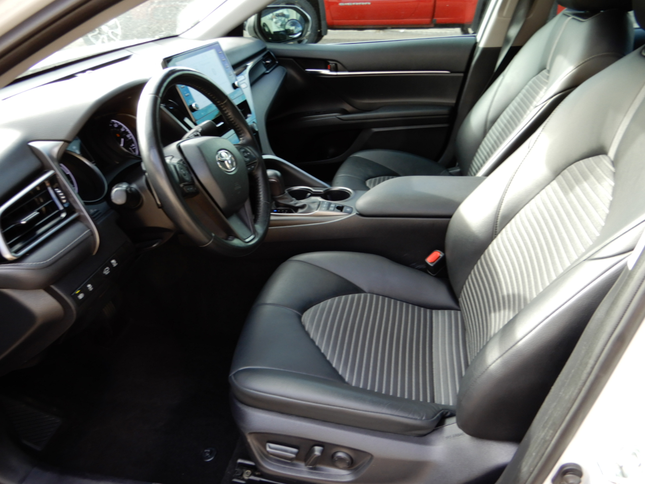 Toyota Camry Hybrid SE CVT (Natl) 2023